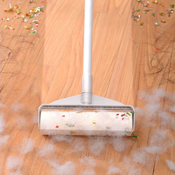 Retractable sticky lint roller